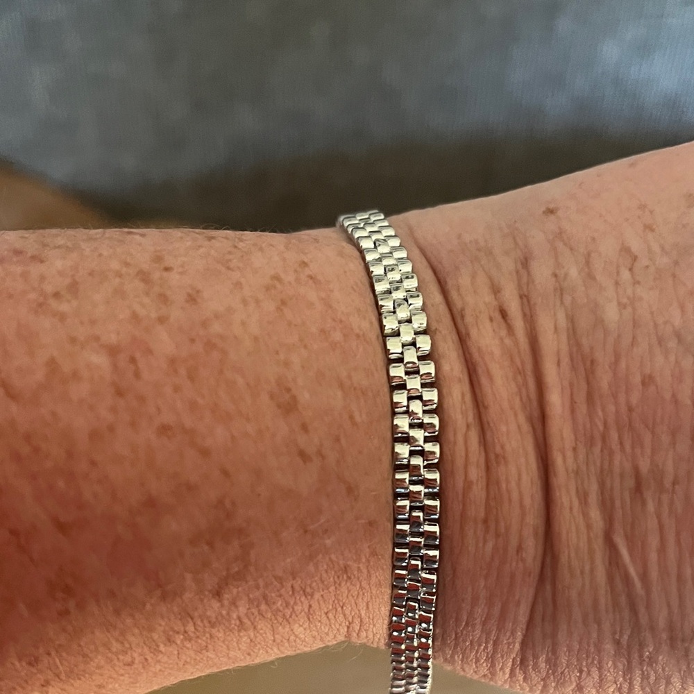 Pretty Bird White Gold Plated Bracelet NEW